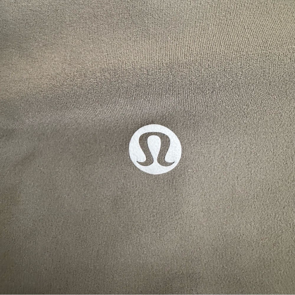 lululemon athletica Align High-Rise Shorts 4” - Picture 4 of 4